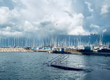 slovenia/izola/attraction/naravno-kopalisce-delfin