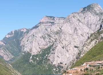 albania/bajram-curri/attraction/ishulli-berishe-koman-albania