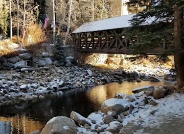 colorado/vail/attraction/covered-bridge