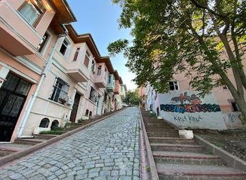 turkiye/istanbul/attraction/coloured-houses-of-balat