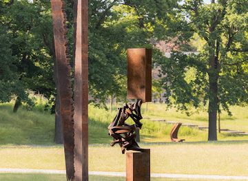 germany/bonn/attraction/skulpturenpfad-am-post-tower