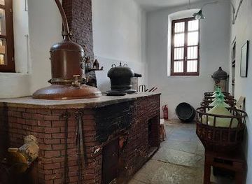 greece/mykonos/attraction/kitron-naxou-distillery-m-g-vallindras