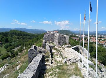 montenegro/niksic/attraction/ramparts-of-onogost