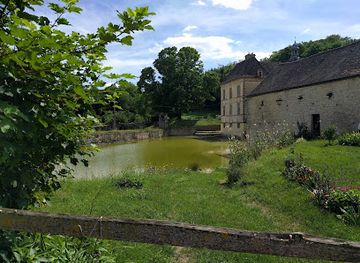 france/burgundy-vineyards/attraction/chateau-d-entre-deux-monts