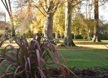 france/normandy-beaches/attraction/public-garden-of-bayeux