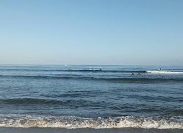 california/santa-clarita/attraction/surfrider-beach