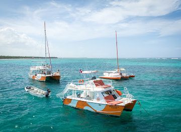 dominican-republic/punta-cana-bavaro/attraction/happy-fish-catamarans