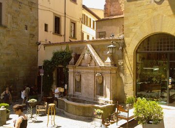 italy/arezzo/attraction/fontana-bartholomei-albergotti