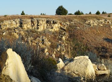 kansas/smoky-hills/attraction/cedar-bluff-state-park-bluffton-area