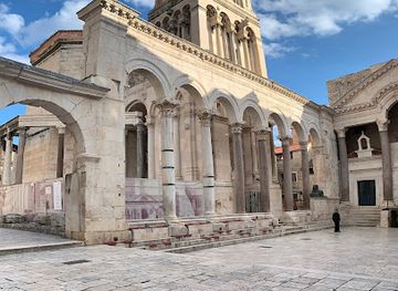 croatia/split/attraction/saint-domnius-bell-tower