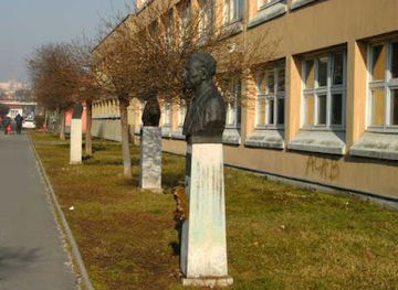 hungary/sopron/attraction/walter-mihaly-mellszobra