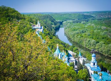 ukraine/seversky-donets-river/attraction/sviati-hory-national-park