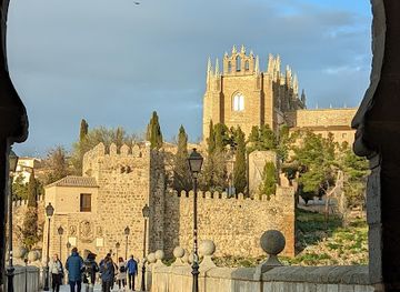 spain/toledo/santa-maria-la-blanca/attraction/san-martin-s-bridge