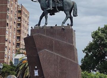 argentina/buenos-aires/attraction/plaza-del-libertador-general-san-martin