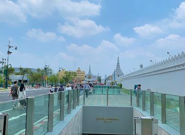 thailand/bangkok/attraction/na-phra-lan-tunnel-gate-1
