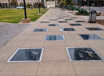 north-carolina/hendersonville/attraction/walk-of-fame-park