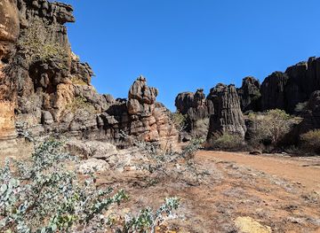 australia/bungle-bungle-range/attraction/mimbi-caves-tours