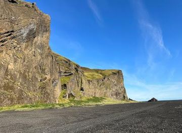 iceland/vik/attraction/hjorleifshofoi