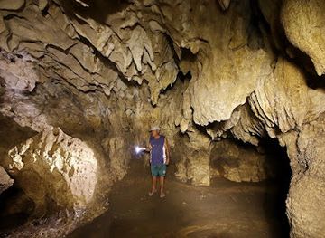 philippines/central-visayas/attraction/batungay-caverns