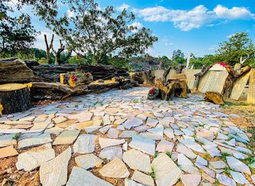 zimbabwe/nyanga/attraction/knowz-wandaland