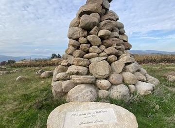 france/lyon/attraction/la-tour-bourdon-geosite-beaujolais-geoparc-mondial-unesco