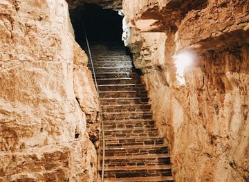 canada/kingston-and-the-islands/attraction/tyendinaga-caves