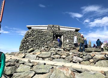 new-hampshire/mount-washington/attraction/tip-top-house