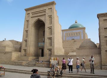 Pahlavan Mahmoud Mausoleum