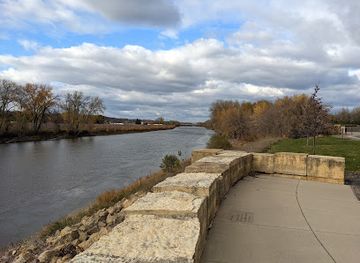minnesota/red-river-valley/attraction/riverfront-park
