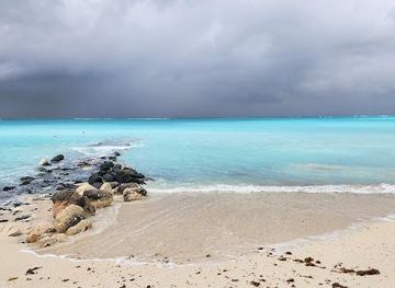 turks-and-caicos-islands/providenciales/attraction/leeward-beach