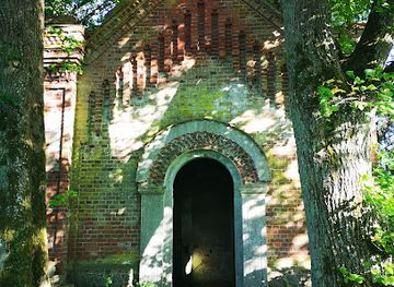 poland/drawa-national-park/attraction/kaplica-z-poczatku-xxw