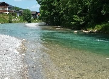 germany/zugspitze/attraction/loisach-ufer-blick-brucke-zugspitze