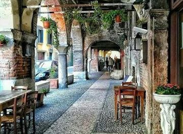 italy/verona/attraction/via-sottoriva