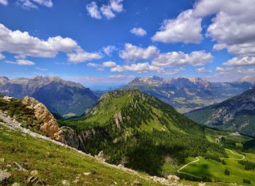 italy/val-di-fassa/attraction/ski-area-alpe-lusia