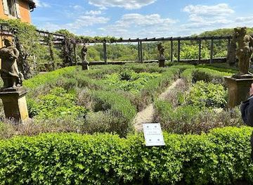 germany/rothenburg-ob-der-tauber/attraction/castle-garden
