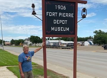 south-dakota/lake-oahe/attraction/fort-pierre-depot-museum