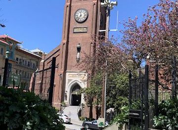 california/berkeley/attraction/old-saint-mary-s-cathedral