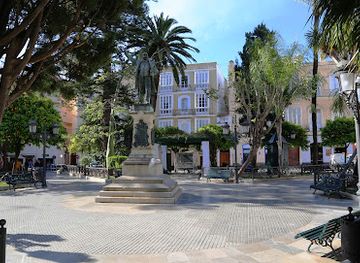 spain/cadiz/old-town/attraction/plaza-de-la-candelaria
