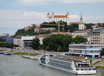 slovakia/bratislava-region/attraction/old-bridge