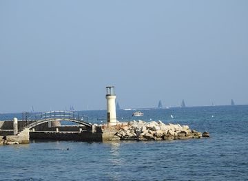 france/cote-d-azur/attraction/phare-des-cigales