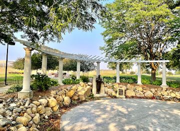 iowa/stone-state-park/attraction/flight-232-memorial