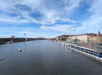 slovakia/bratislava/bratislava-castle-hrad/attraction/sunset-view