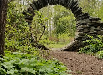 rhode-island/trustom-pond-national-wildlife-refuge/attraction/kinney-azalea-gardens