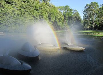 latvia/ventspils/attraction/struklaka-saules-laivinas