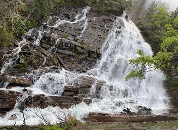 montana/glacier-national-park/attraction/lower-bertha-falls