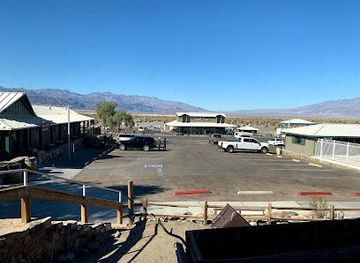 california/death-valley-national-park/attraction/stovepipe-wells-village-saloon