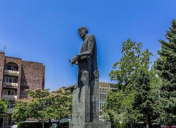 armenia/armenian-genocide-memorial-complex/attraction/komitas-monument