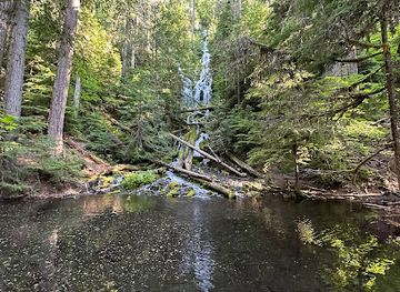 oregon/cascade-lakes-scenic-byway/attraction/upper-proxy-falls