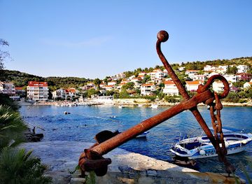 croatia/trogir/attraction/uvala-mavarcica