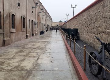 peru/callao/attraction/alameda-de-los-canones